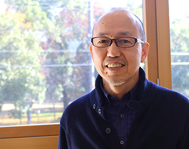 チャイルド・コミュニケーション・デザイン・プロジェクト(CCD)ディレクターの平井亙さん。アートを通じて子どもと親、社会をつなげる試みを行っている。